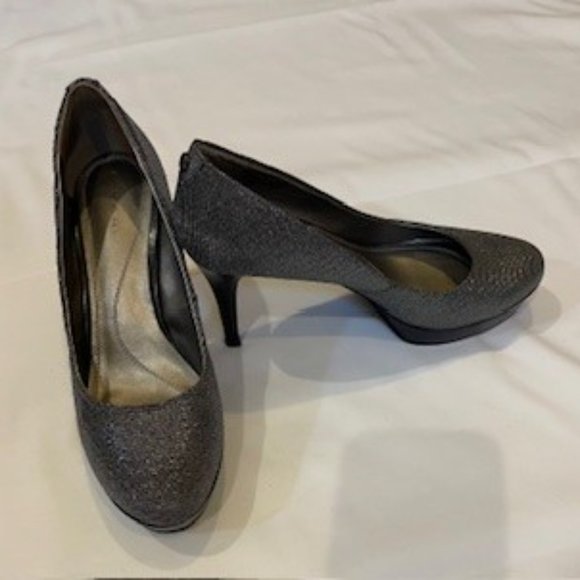 Tahari Platform Stiletto Heels - Picture 5 of 6